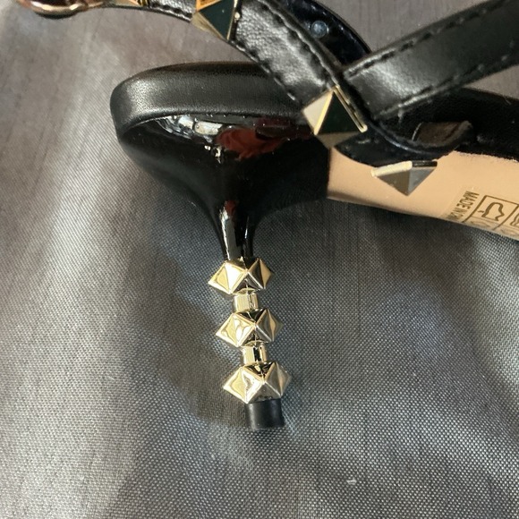 AZURA Ascend Black Studded Strappy Ankle Heels Square Open Toe Women's 9 Rave - Picture 6 of 9